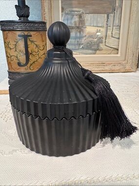2 House of Harlow candles